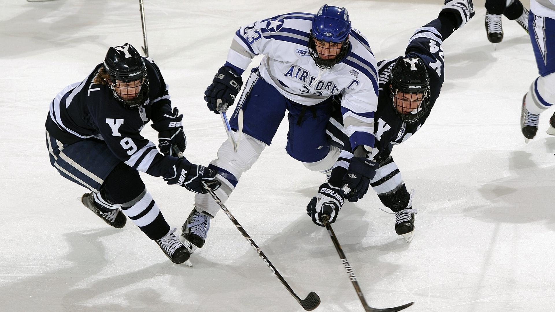 海港时隔五年再登中超之巅,顶级联赛史上仅四队多次捧杯